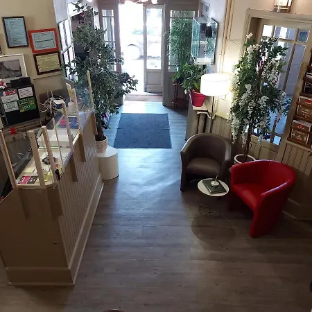 Отель De La Paix 3*